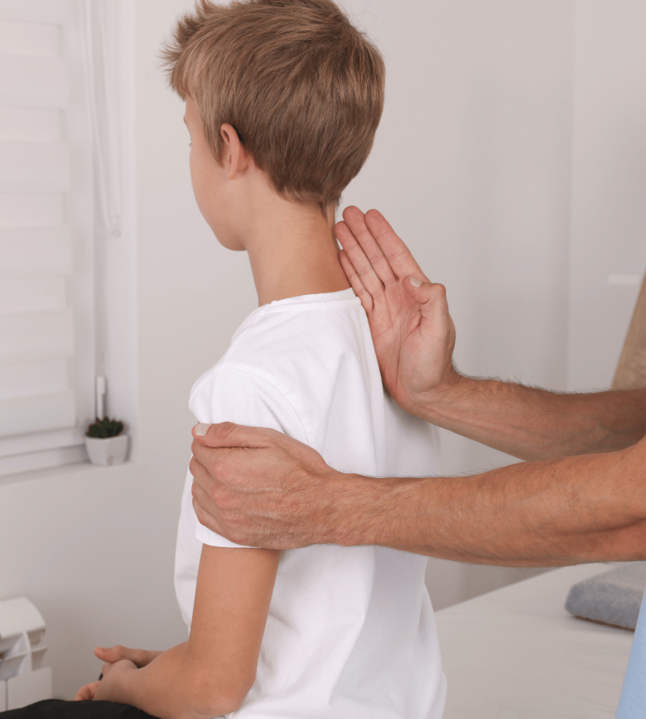 Chiropratique peut aider les enfants